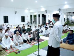 Tarawih Bersama di Delapan Kecamatan