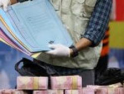 KPK Temukan Uang Dalam OTT Bupati Penajam Paser Utara