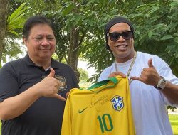 Bertemu Airlangga, Ronaldinho: I’m Very Pleased