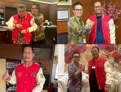Wakil Ketua Mahkamah Agung RI Pakai Jaket  Alumni Unhas
