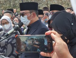 Emmeril Kahn Mumtadz Dimakamkan, Ridwan Kamil: Kami Memohon Dibukakan Pintu Maaf Kepada Almarhum