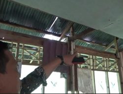 Ruang Kelas SDN 035 Pumballar Memperihatinkan, Lantai Hingga Atap Perlu Direhab