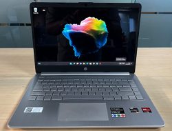 Simak Review Laptop HP 14S-FQ1036AU Gunakan Prosesor AMD Ryzen 7 5700U