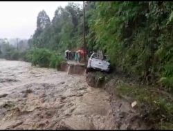 Desa Ralleanak Banjir: Akses Desa Terputus, Rumah Warga Terancam