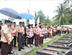 HUT Pramuka Ke-61 Tahun,  Dandim 1418 Mamuju Turut  Ziarah Makam Pahlawan