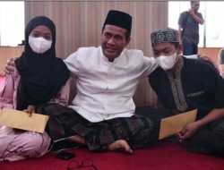 Andi Amran Sulaiman Lunasi Utang dan Tanggung Pendidikan Anak Yang Ibunya  Gantung Diri di Pinrang