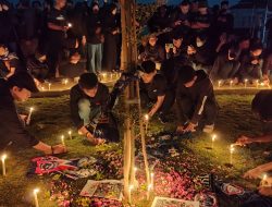 Tragedi Kanjuruhan Malang, IKMSB Malang Gelar Aksi Nyalakan Lilin dan Doa Bersama