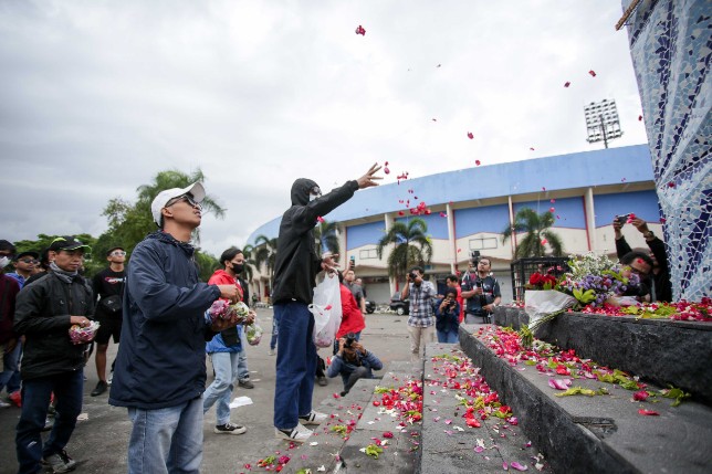 Korban Tewas Tragedi Kanjuruhan Versi Suporter Arema 200 Orang Lebih ...