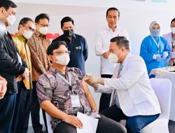 Resmi Diluncurkan, Presiden Jokowi Tinjau Penyuntikan Perdana Vaksin IndoVac