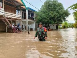 Kodim 1402/Polman Bantu Evakuasi Warga Terdampak Banjir