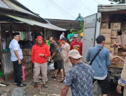 IKA Unhas Bersama  AAS Foundation  Salurkan Bantuan Untuk Korban Banjir di Makassar