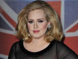 Adele Terharu Gara-gara Penggemar dari Indonesia