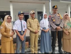 Hadiri Upacara Bendera di SMAN 1 Mamuju, PLT.Kadisdikbud Sulbar Kerjasama Polda Lakukan Pembinaan Siswa