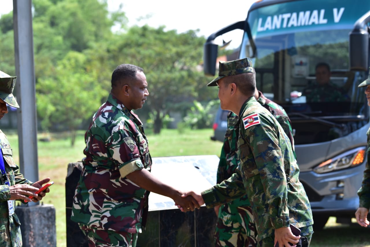 Batalyon Tank Amfibi 2 Marinir Terima Kunjungan Royal Thai Navy - Radar ...