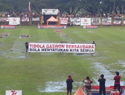 Lapangan Tergenang Air Hujan, Laga Final Kapolres Polman Cup Ditunda