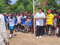 Jalin Silaturahmi, Andi Amran Sulaiman Main Takraw Bersama Warga Balanglompo Pangkep