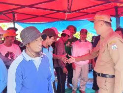Pj Gubernur Sulbar Janji Kerjakan Jalan untuk Petani Bawang Merah di Desa Renggeang