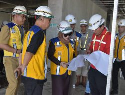 Suraidah Ingatkan Kontraktor Agar Rekonstruksi Gedung DPRD Sulbar Selesai Tepat Waktu
