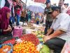 Kendalikan Inflasi, Pj Gubernur Bahtiar Tinjau Harga Bapok di Polman