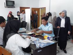 Jemput Bola, Imigrasi Polewali Mandar Layani 58 Permohonan Paspor di Majene