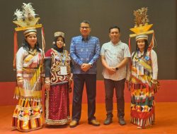 Baju Adat Kabupaten Mamasa dan Mamuju Mewakili Provinsi Sulbar pada Grand Final Parade Busana Daerah Terfavorite Harganas 31 Semarang