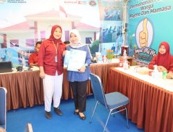 Imigrasi Polewali Mandar Bagikan Doorprize di Mobile Intelectual Property Clinic Majene