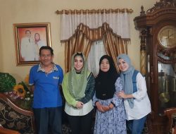 Bersama Cici Paramida, Siti KDI Sowan ke Rumah Mantan Wakil Bupati Polman Najamuddin Ibrahim