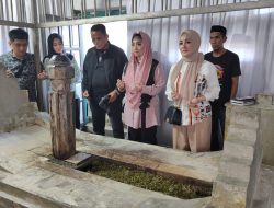 Silaturahmi dan Ziarah Makam Ulama Imam Lapeo, Siti KDI Minta Doa Restu