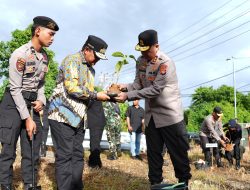 Sambut Hari Bhayangkara ke-78, PJ Gubernur Apresiasi Aksi Tanam Sukun di PJR Polda Sulbar