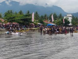 10 Ribu Warga Padati Penutupan Katinting Race di Pantai Bajoe, Nama Bebas Menggema