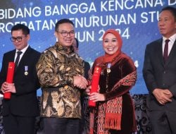 Sutinah Suhardi Terima Penghargaan Nasional Bangga Kencana Dari BKKBN