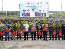 Semarak Hari Bhayangkara, Kapolda Sulbar Gelar Aksi Tanam Pohon di Rumkit Bhayangkara