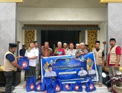 BKPRMI Kolaborasi DMDI Bersih-bersih Masjid dan Bagikan Sembako ke Perangkat Masjid