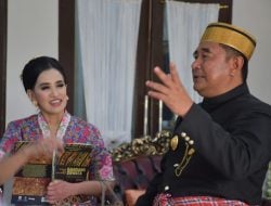 Dorong Penggunaan Tenun Mandar Menjadi Pakaian Sehari-Hari