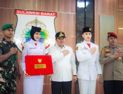 Paskibraka Provinsi Sulbar Terima Duplikat Bendera Merah Putih