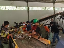 DLHK Polman Uji Coba Masin Daur Ulang Sampah