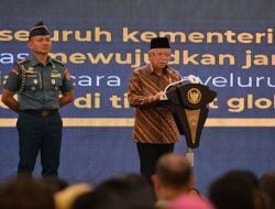 Wapres Ma’ruf Amin Berikan Penghargaan UHC Awards kepada 493 Kepala Daerah