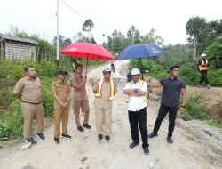 Pj Bahtiar Tinjau Pengerjaan Ruas Salutambung-Urekang