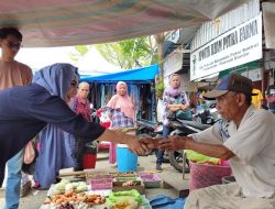 Blusukan di Pasar Pekkabata, Siti Dielu-elukan Warga