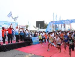 Sulbar Dua Dekade, Ribuan Peserta Ikuti Fun Run 4 Kilometer di Mamuju