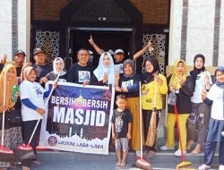 Peduli Kebersihan, Tim Relawan Bebas-Siti Gelar Bakti Sosial Bersih-bersih Masjid