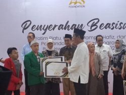 Mentan Amran Bagikan Beasiswa untuk Anak Yatim Piatu Rp2,2 Miliar