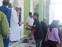 Jumat Berkah, Relawan Besti Kembali Bagikan Ratusan Kotak Snack