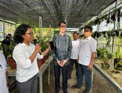Peserta Kursus Australia Awards Kunjungi Estalase Anggrek Mamuju