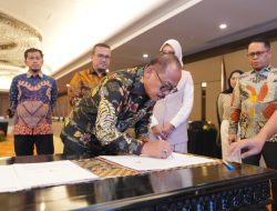 Teken MoU, Suhardi Duka Target PAD Rp12 Miliar Dari Perusahaan Sawit di Sulbar