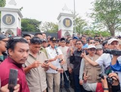 Temui Massa Unjuk Rasa, Suhardi Duka Janji Cabut Izin Tambang Yang Melanggar