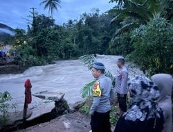 Jembatan Tapua Hanyut Diterjang Banjir, Empat Dusun Terisolir