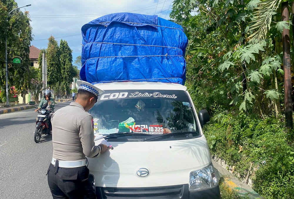 Sejumlah Kendaraan Overload dan Overdimensi Terjaring Razia di Majene